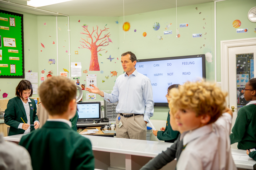 St Benedict's Junior School Science lesson - Professor Renaud from UCL