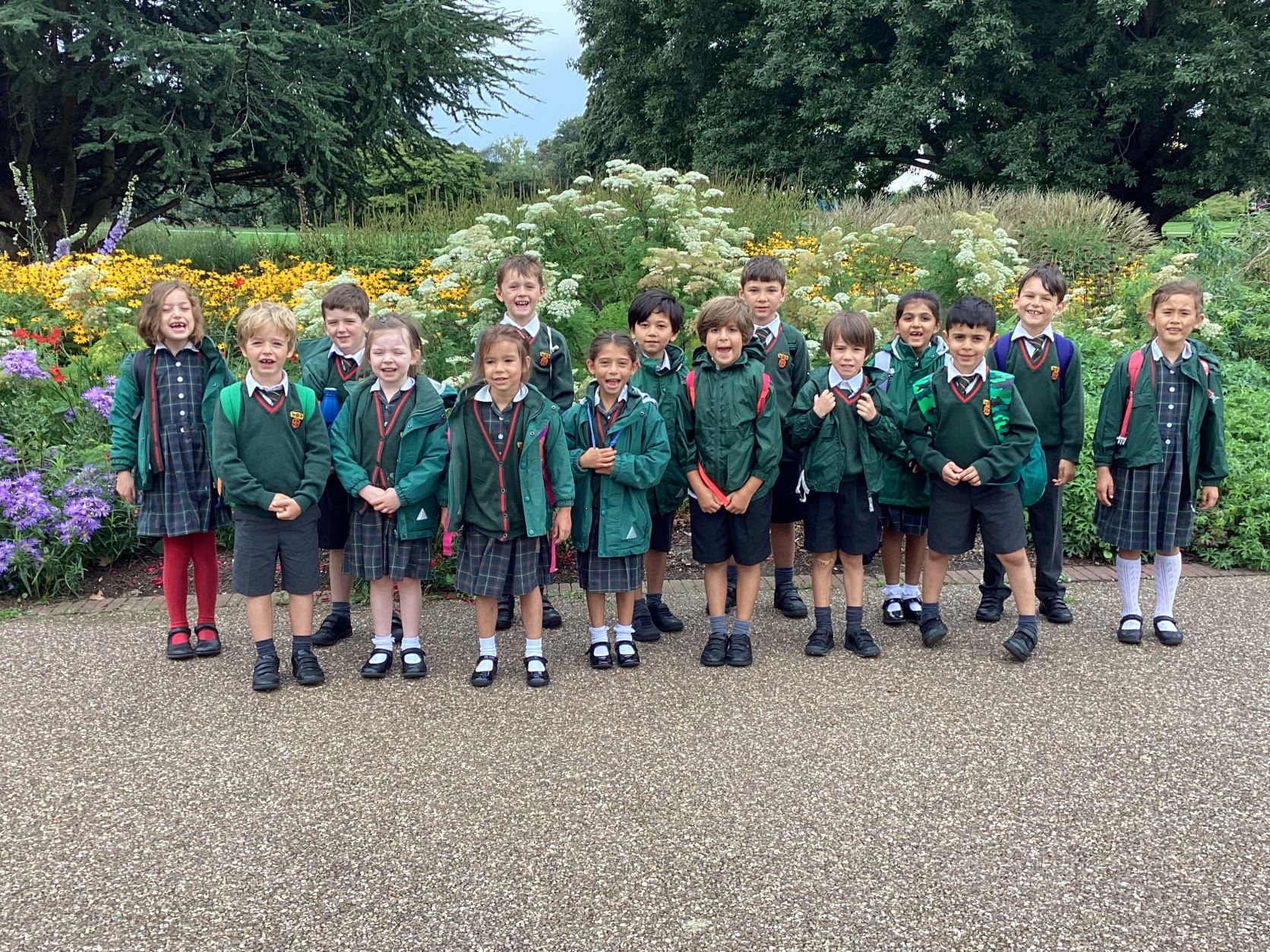 St Benedict's Year 2 children visit Kew Gardens