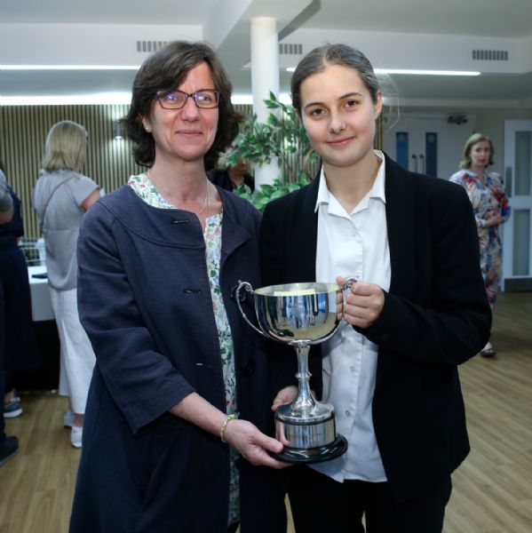 PrizeGvingJune26P300