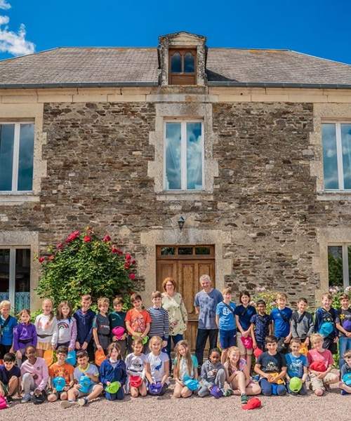 News » Form 1 visit France